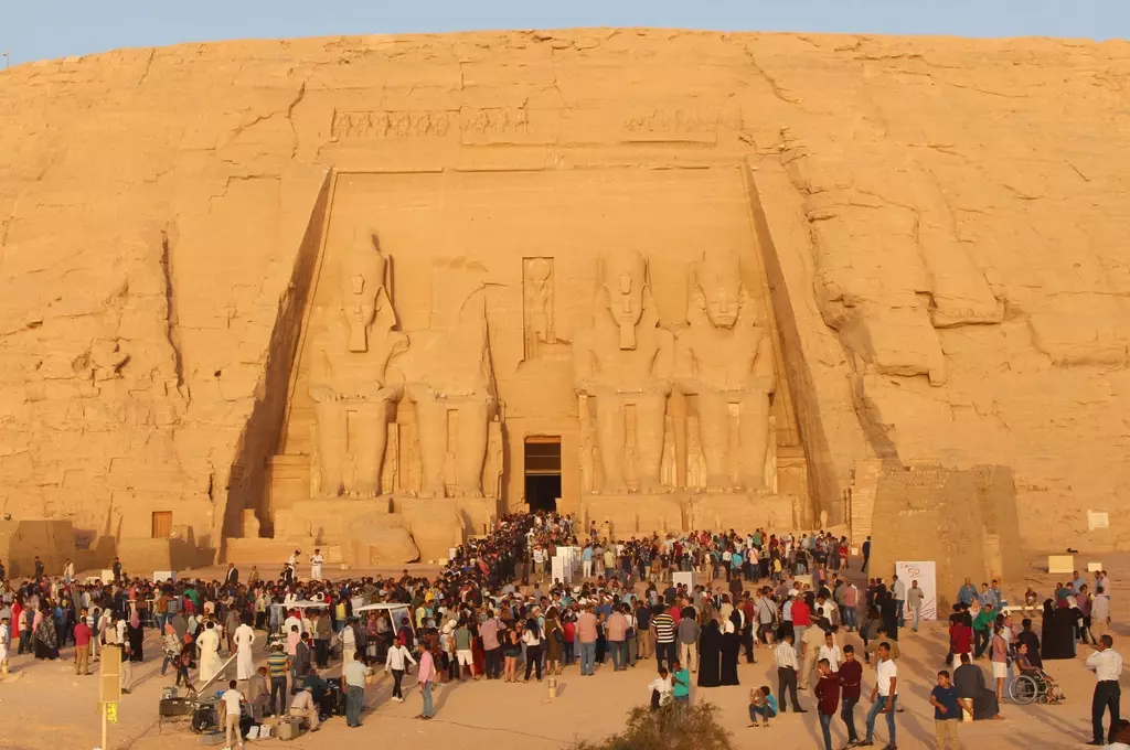 عدد من السائحين في مصر ـ أرشيفية
