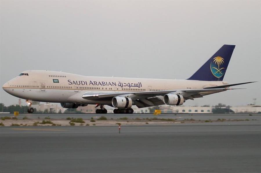 الخطوط السعودية تدرس بيع سندات لأول مرة لتمويل طلبيات الطائرات الجديدة