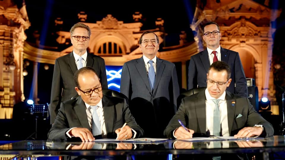 وزير البترول طارق الملا يشهد توقيع اتفاق نوايا لخفض الانبعاثات الكربونية في دسوق