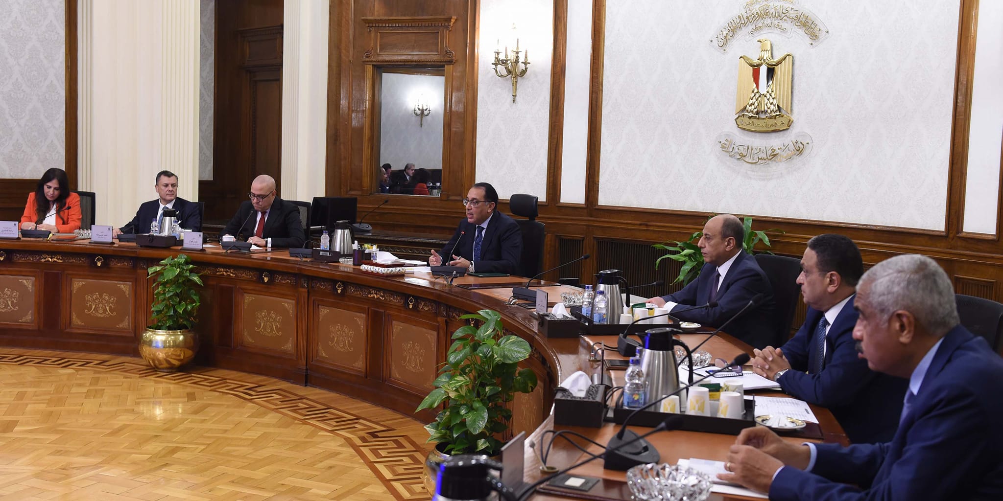 رئيس الوزراء مصطفى مدبولي مع عدد من المستثمرين والمطورين السياحيين