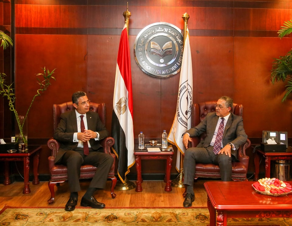 رئيس هيئة الاستثمار حسام هيبة مع رئيس هيئة البريد شريف فاروق