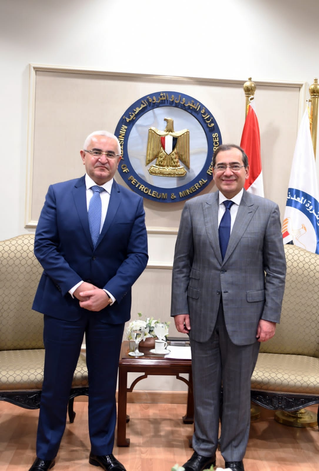 الطارق الملا وزير البترول مع الخان بولوخوف سفير أذربيجان بالقاهرة
