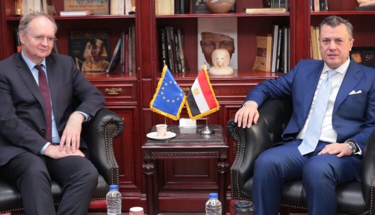 لقاء وزير السياحة مع سفير الاتحاد الأوروبي بالقاهرة