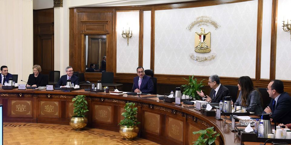 مصطفى مدبولي رئيس الوزراء مع ممثلي شركة سكاتك