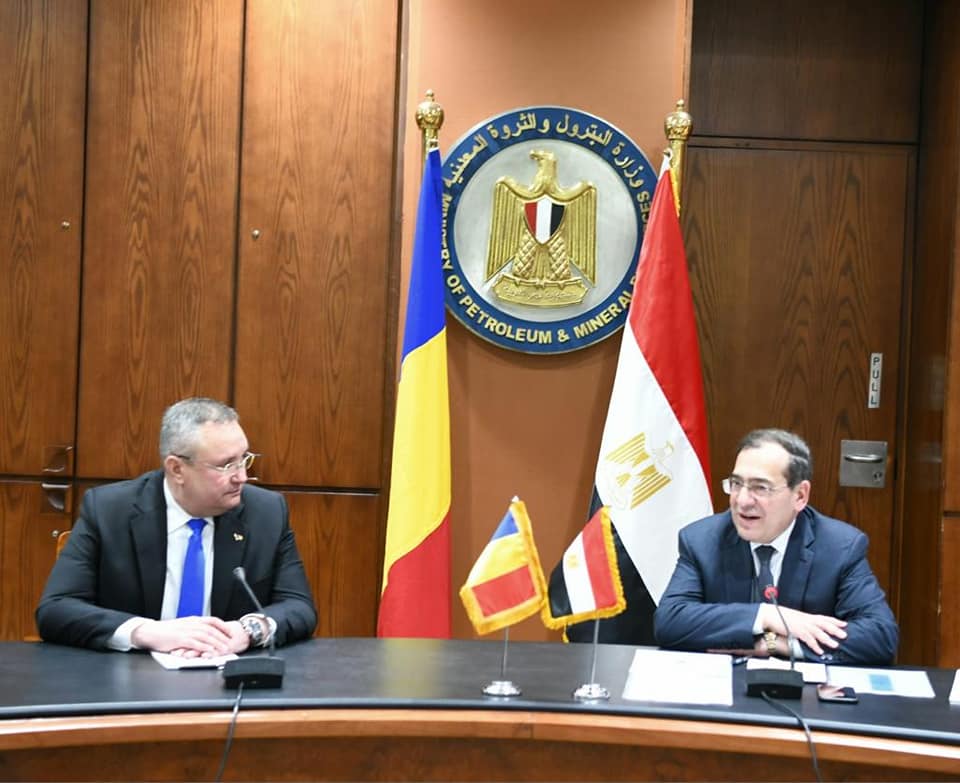 وزير البترول طارق الملا مع رئيس وزراء رومانيا نيكولاي تشوكا