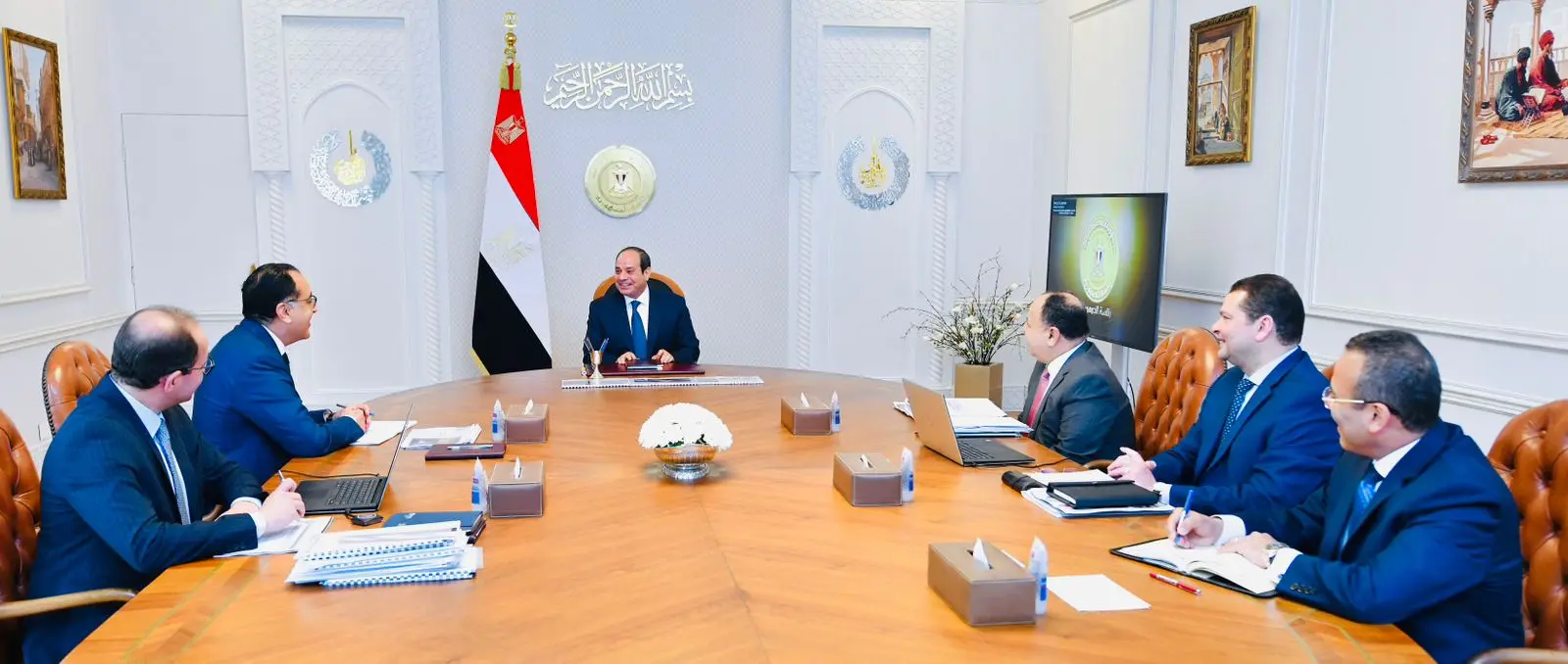 اجتماع الرئيس السيسي و رئيس الحكومة ووزير المالية