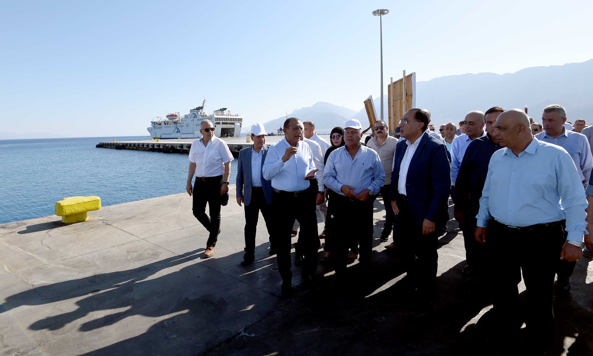 رئيس الوزراء يشهد أعمال تطوير ميناء نويبع