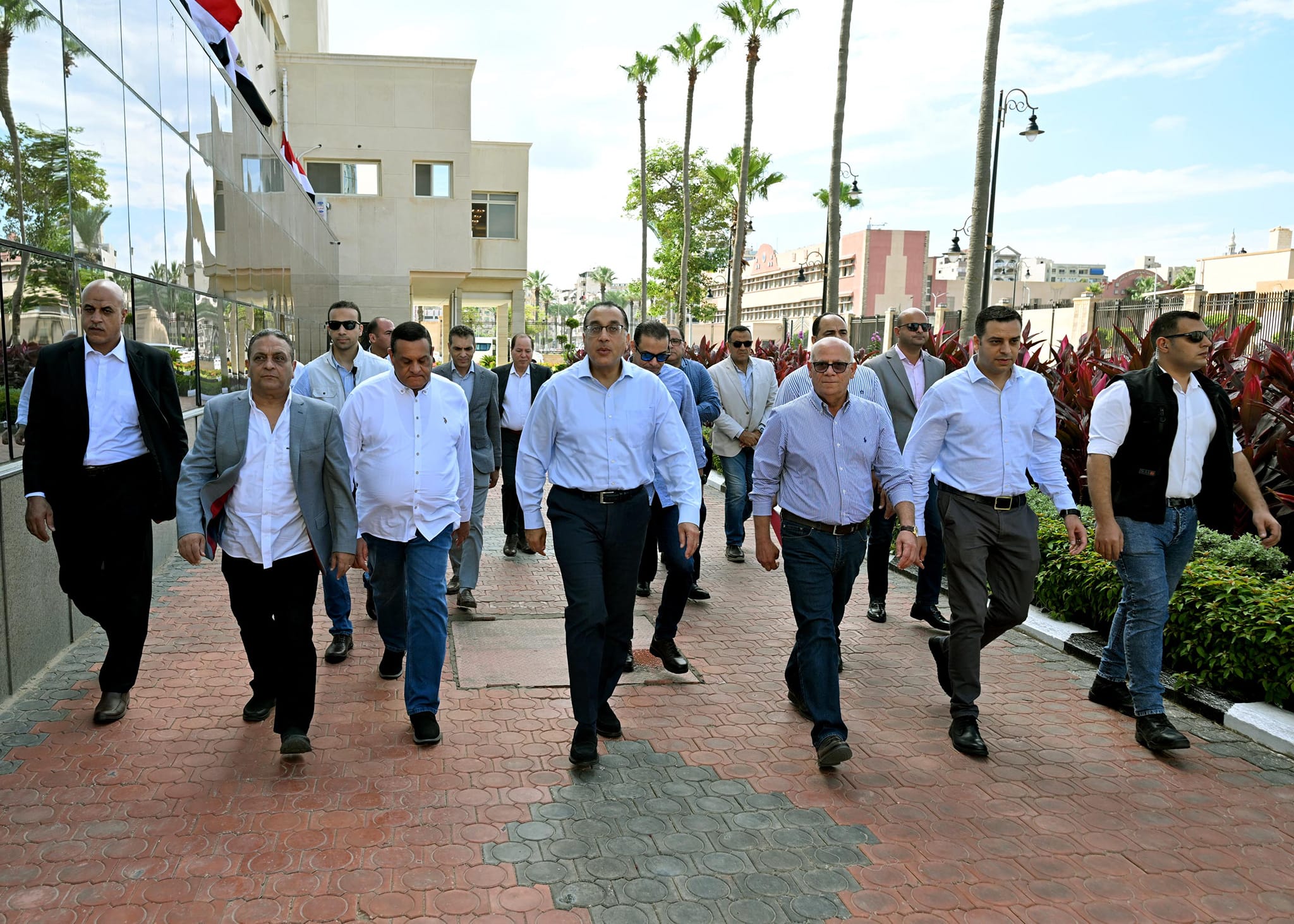 رئيس الوزراء يتفقد الشبكة الوطنية للطوارئ في بورسعيد