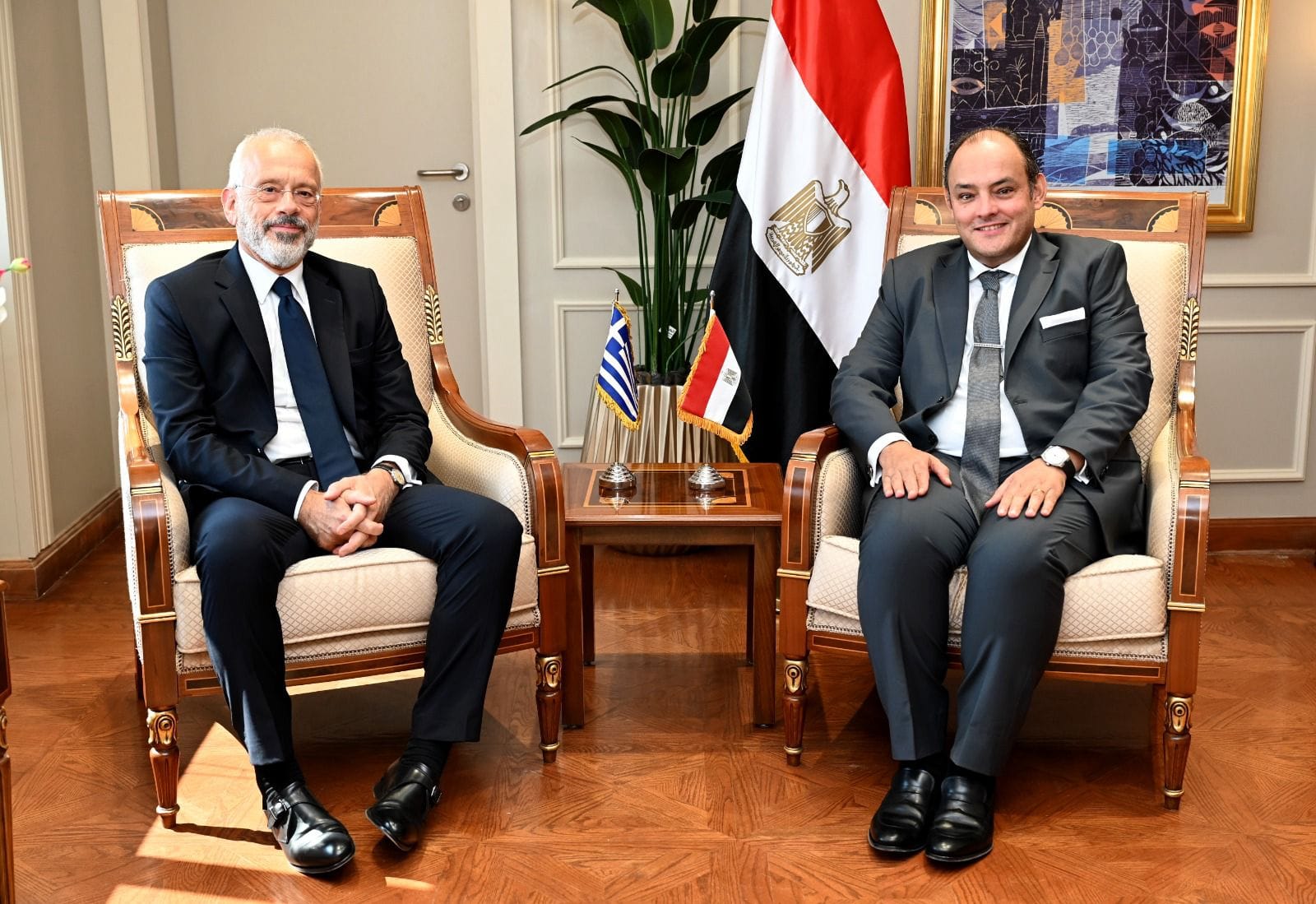 وزير الصناعة أحمد سمير مع سفير اليونان بمصر