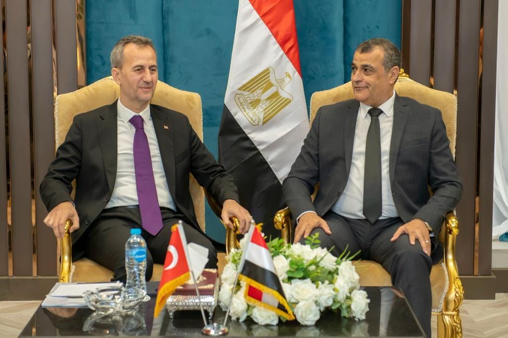 وزير الإنتاج الحربي ورئيس وكالة الصناعات الدفاعية في مصر وتركيا