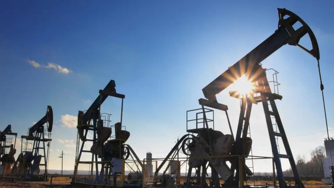البترول توقع اتفاقية لزيادة الإنتاج