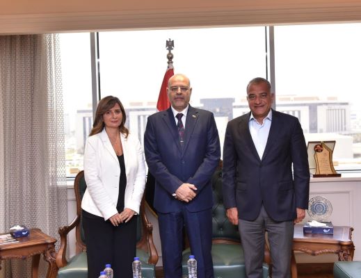 وزير العمل يستقبل وفد شركة هنكل مصر للصناعة والتجارة