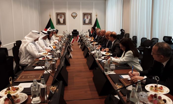 الفريق كامل الوزير وزير الصناعة والنقل في الكويت