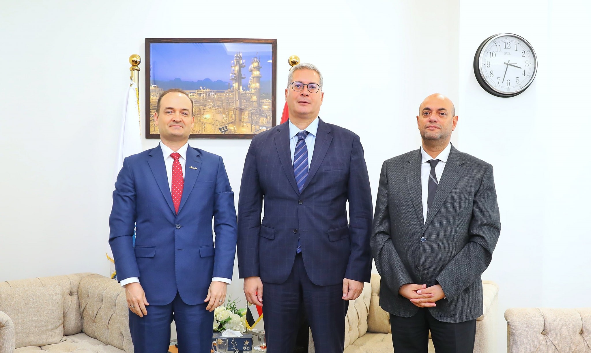 وزير البترول ووفد شركة أباتشي