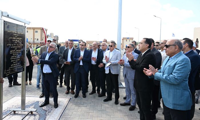 رئيس الوزراء يفتتح محطة ومأخذ المياه بالقنطرة غرب