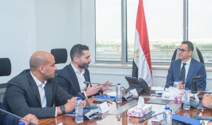 وزير الاستثمار ووفد شركة LDV