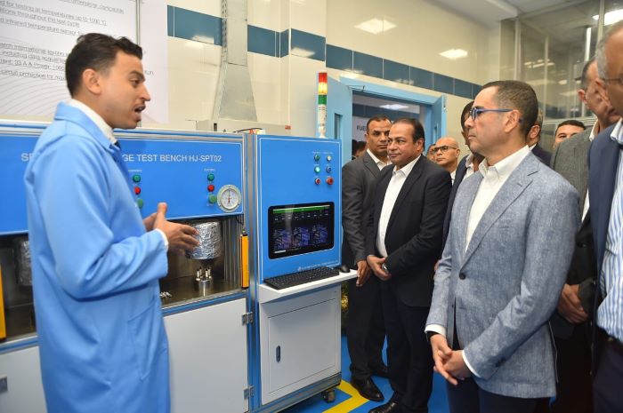 المهندس حسن الخطيب وزير الاستثمار