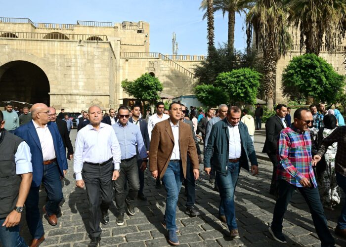 جانب من جولة رئيس الوزراء